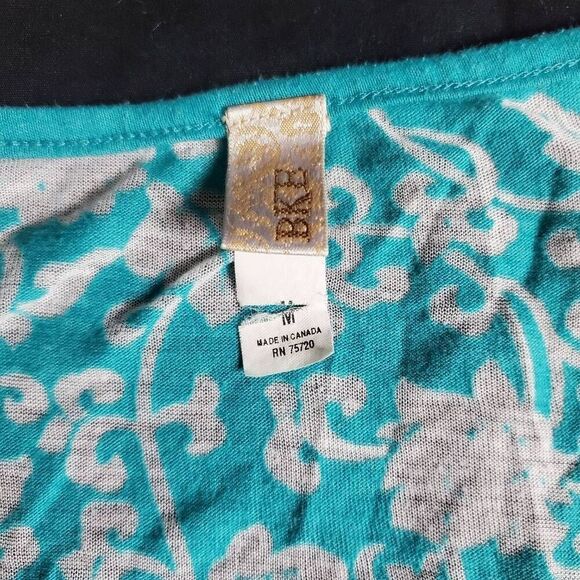 BKE Turquoise White Floral Print Blouse M Short Sleeve Square Neck Made in Canad - Picture 4 of 5